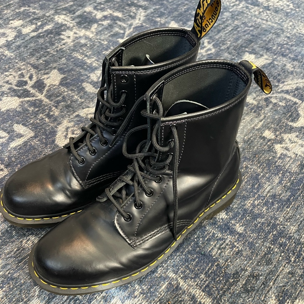 Men’s Doc Marten Boots sz11
